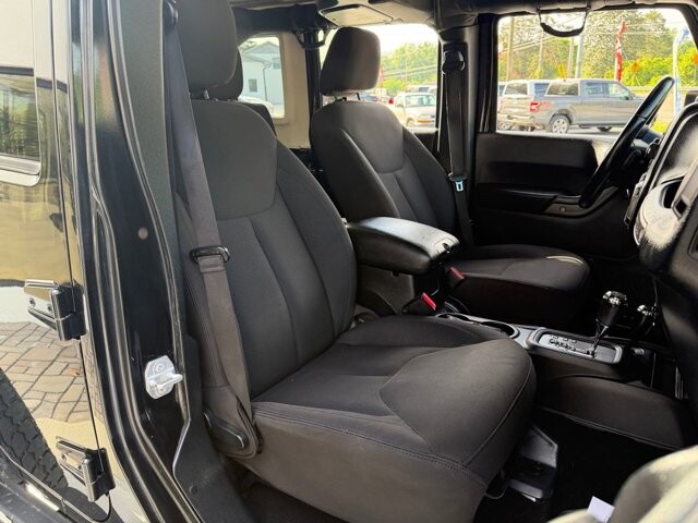 2016 Jeep Wrangler in Knoxville, TN 37920 - 18142894 16