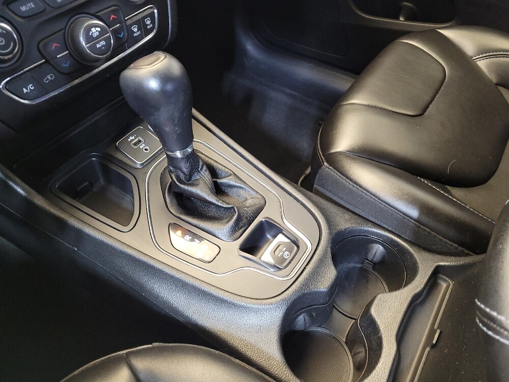 2019 Jeep Cherokee in Louisville, KY 40258 - 18142915 26
