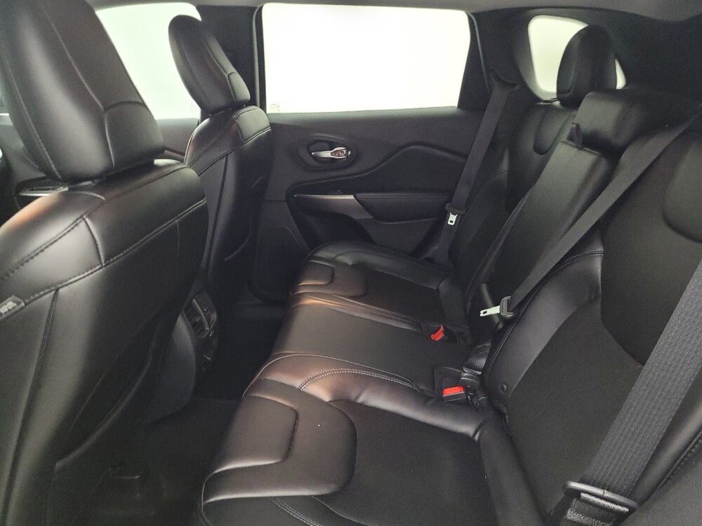 2019 Jeep Cherokee in Louisville, KY 40258 - 18142915 18