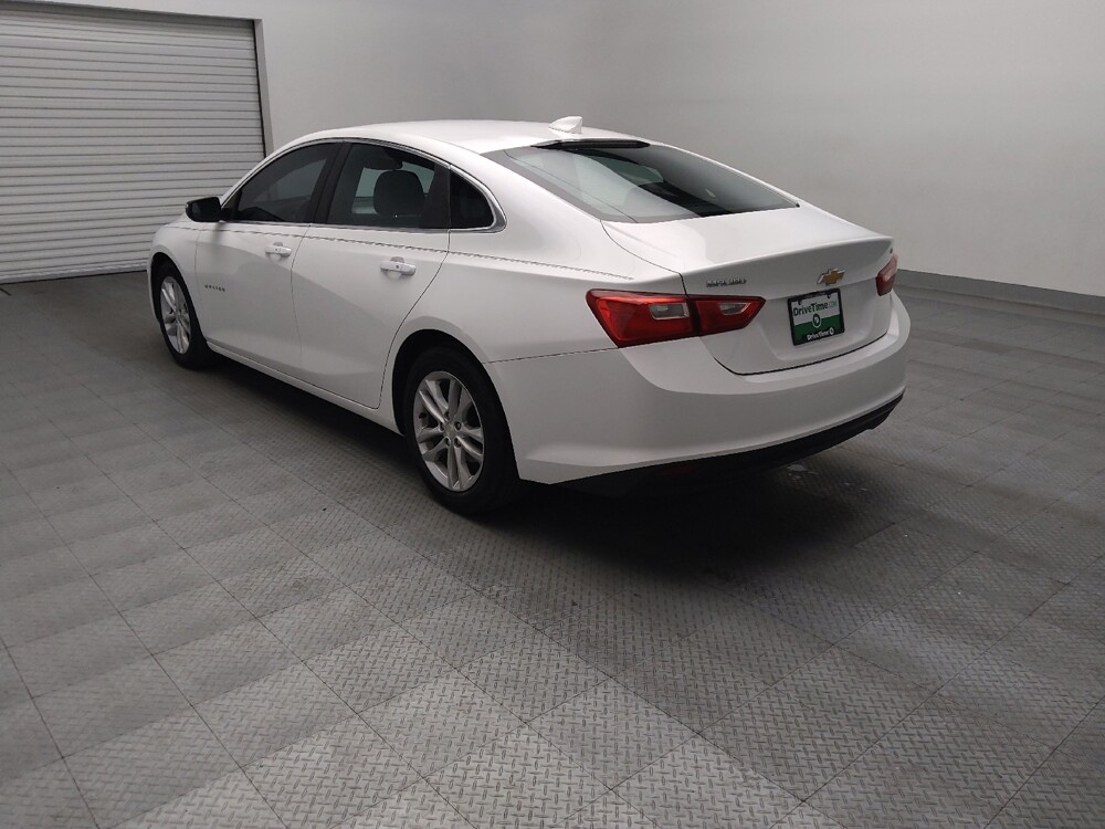 2018 Chevrolet Malibu in Tulsa, OK 74145 - 18142974 5
