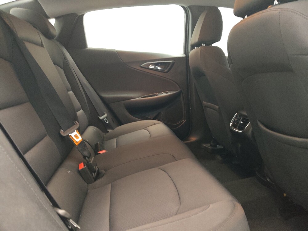 2018 Chevrolet Malibu in Tulsa, OK 74145 - 18142974 19