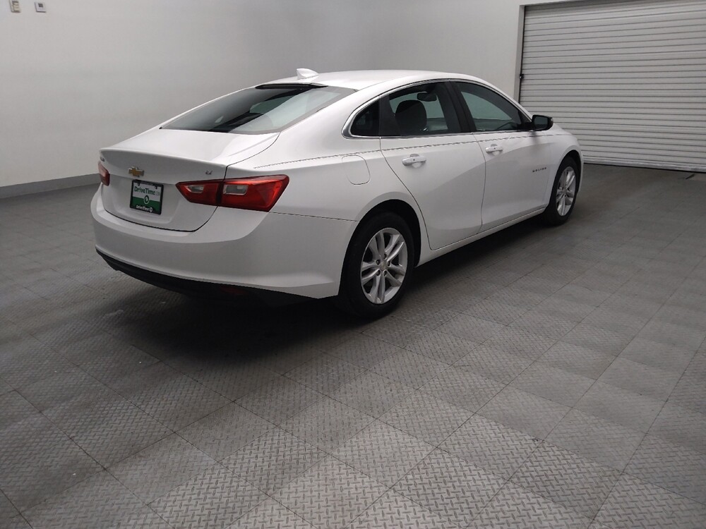 2018 Chevrolet Malibu in Tulsa, OK 74145 - 18142974 9