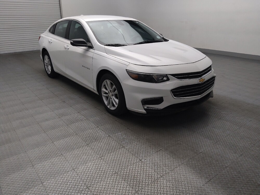 2018 Chevrolet Malibu in Tulsa, OK 74145 - 18142974 13