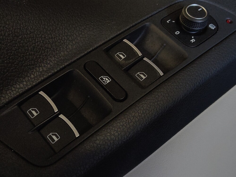 2016 Volkswagen Tiguan in Fort Myers, FL 33907 - 18142998 27