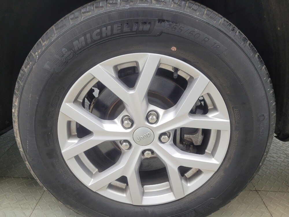 2021 Jeep Grand Cherokee L in Indianapolis, IN 46222 - 18143001 31