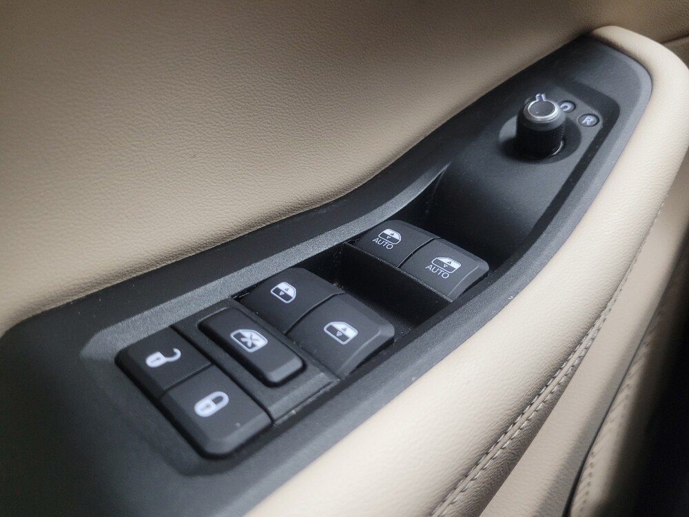 2021 Jeep Grand Cherokee L in Indianapolis, IN 46222 - 18143001 27