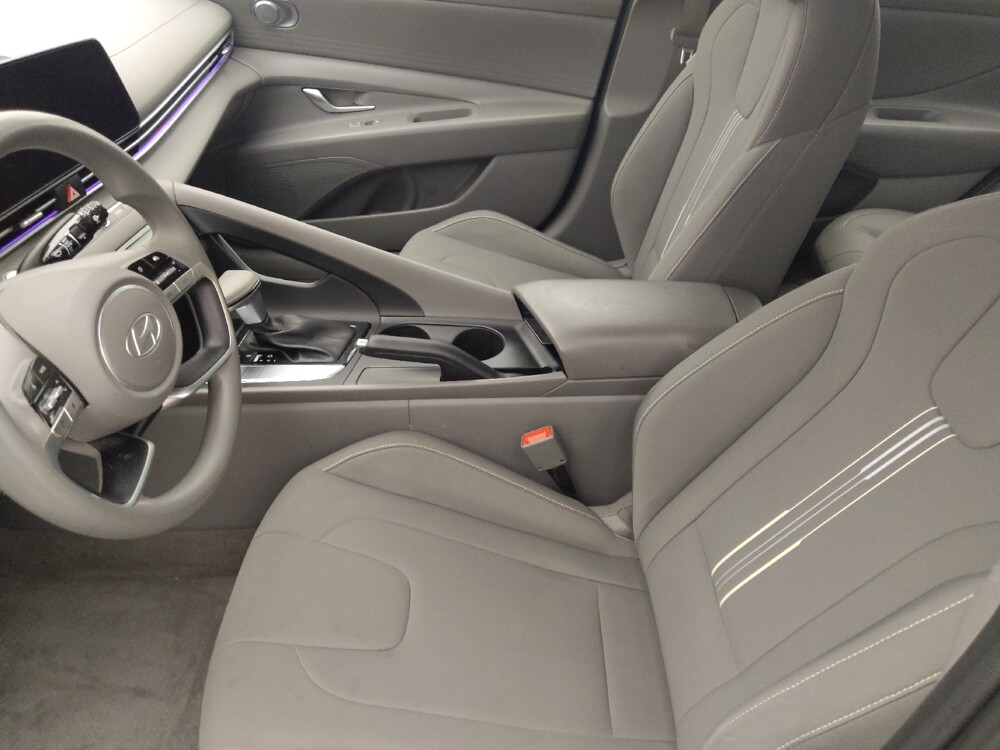 2024 Hyundai Elantra in Tampa, FL 33619 - 18143005 17