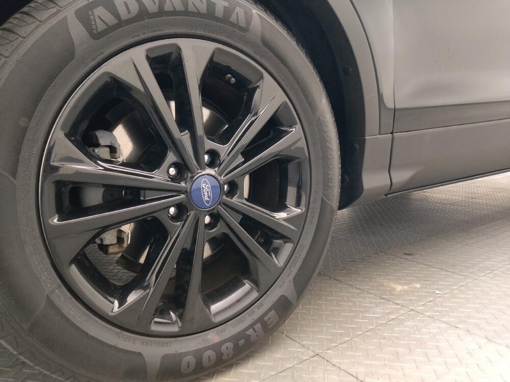 2018 Ford Escape in Jacksonville, FL 32210 - 18143019 31