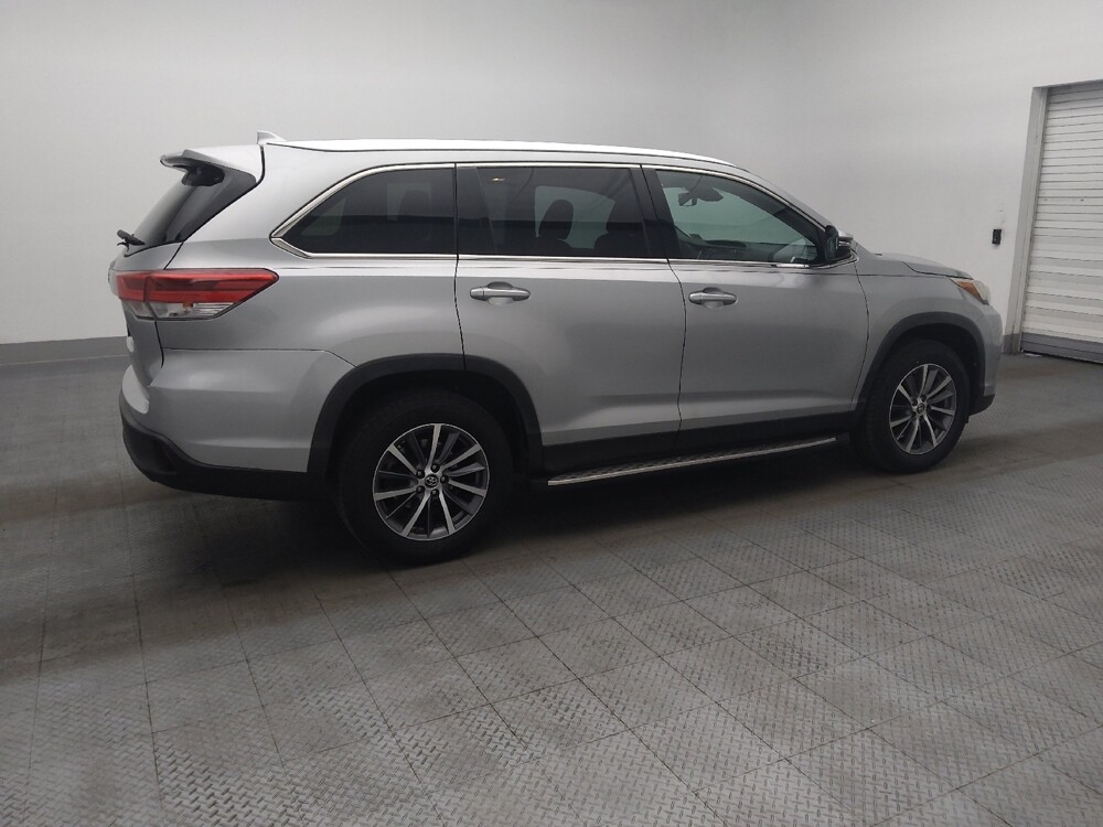 2019 Toyota Highlander in Jacksonville, FL 32210 - 18143022 10