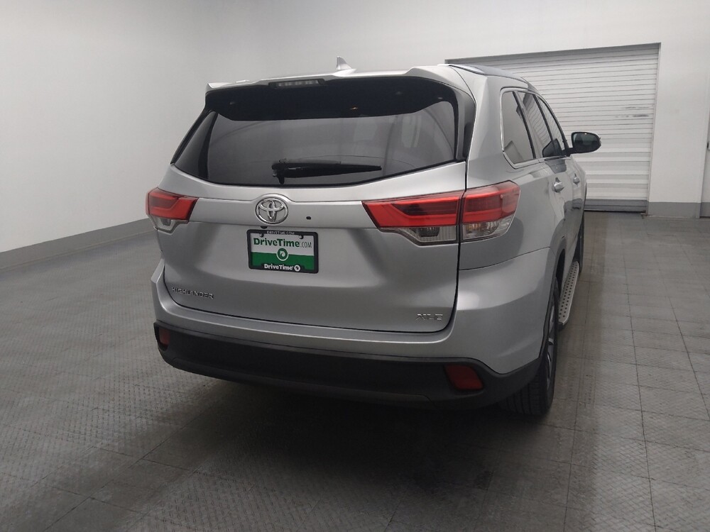 2019 Toyota Highlander in Jacksonville, FL 32210 - 18143022 7