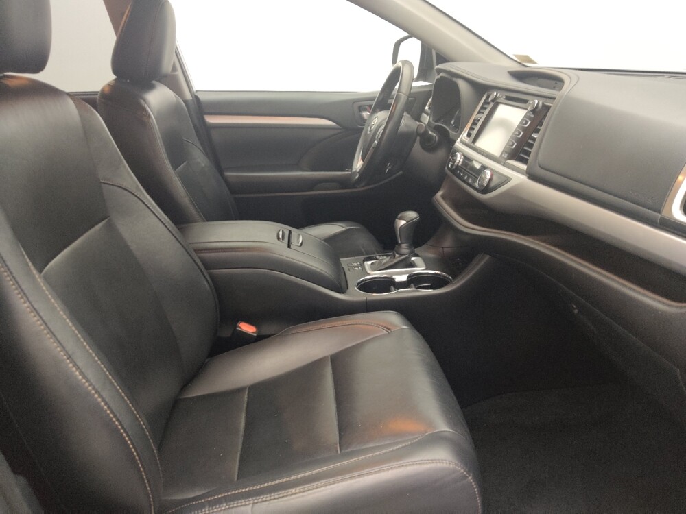 2019 Toyota Highlander in Jacksonville, FL 32210 - 18143022 21