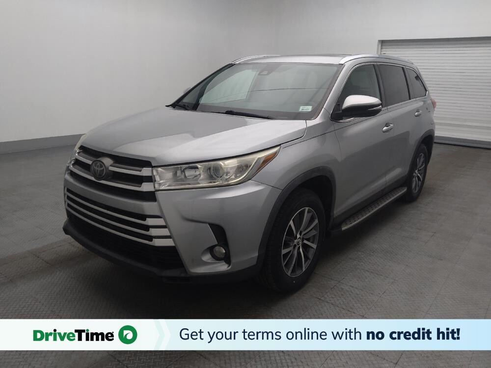 2019 Toyota Highlander in Jacksonville, FL 32210 - 18143022