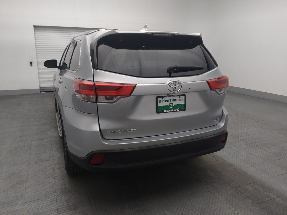 2019 Toyota Highlander in Jacksonville, FL 32210 - 18143022 6