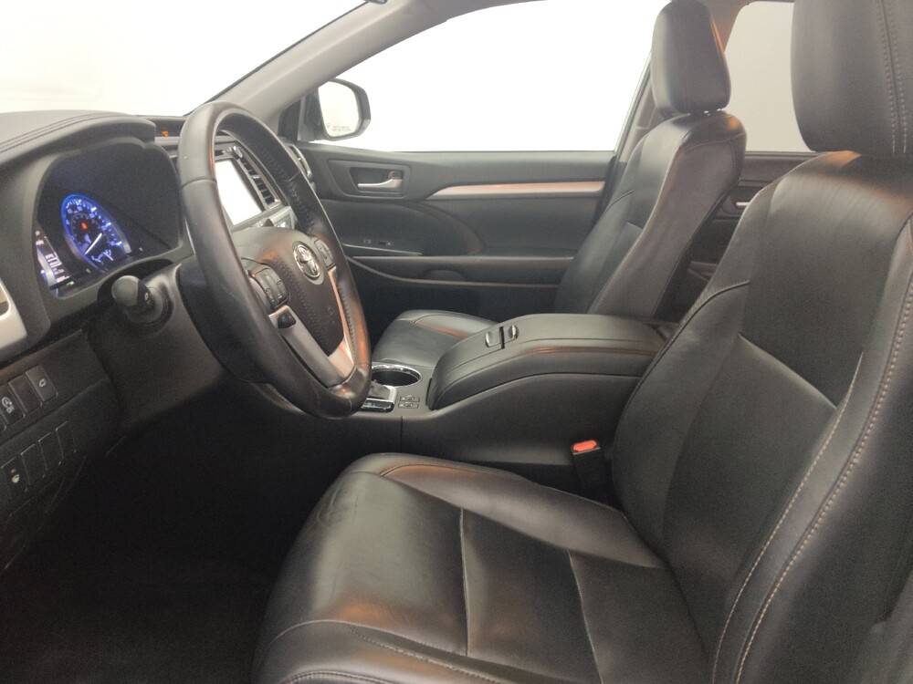 2019 Toyota Highlander in Jacksonville, FL 32210 - 18143022 17