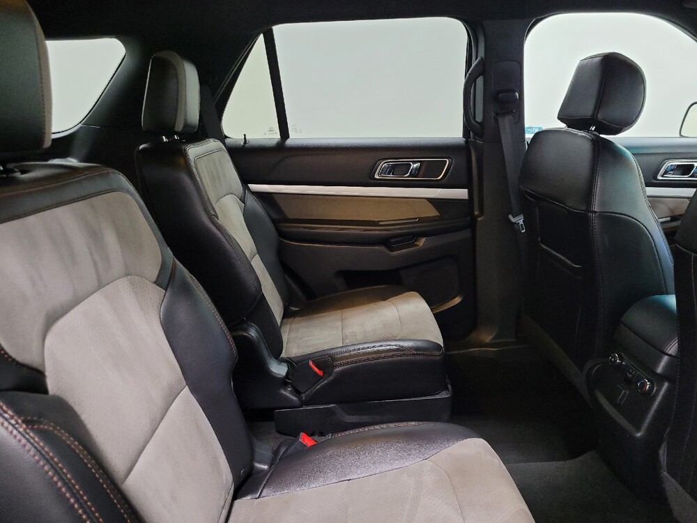 2017 Ford Explorer in Langhorne, PA 19047 - 18143036 19