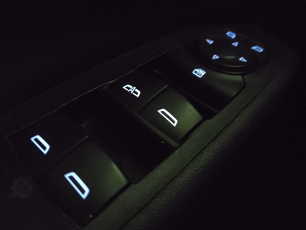 2018 Chevrolet Equinox in Charlotte, NC 28213 - 18143040 27