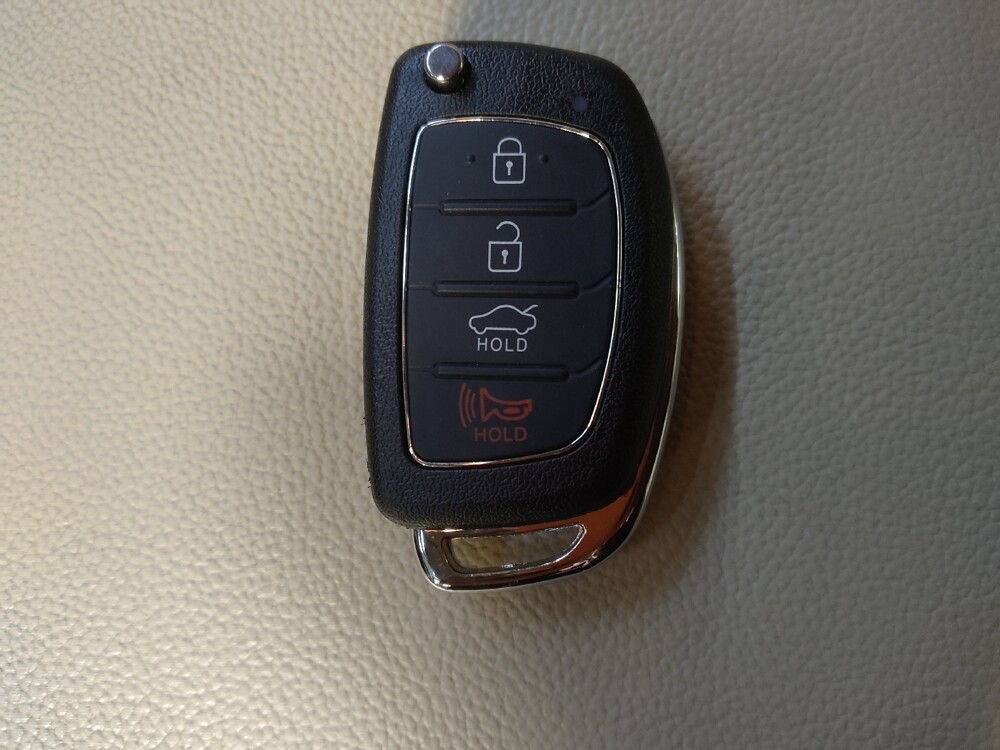 2017 Hyundai Sonata in Fayetteville, NC 28304 - 18143043 32
