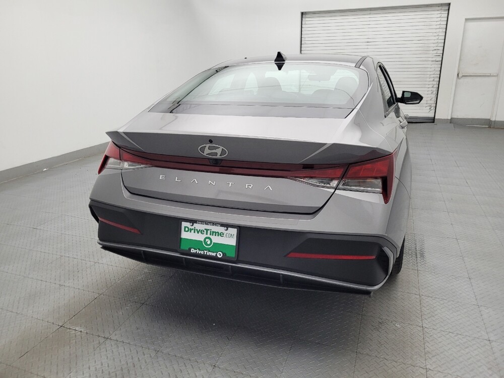 2024 Hyundai Elantra in Greenville, SC 29607 - 18143046 7