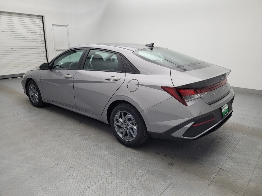 2024 Hyundai Elantra in Greenville, SC 29607 - 18143046 3