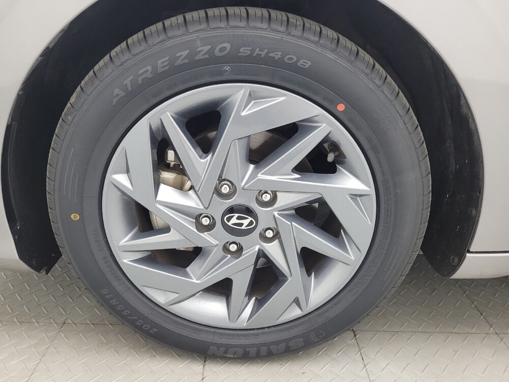 2024 Hyundai Elantra in Greenville, SC 29607 - 18143046 31