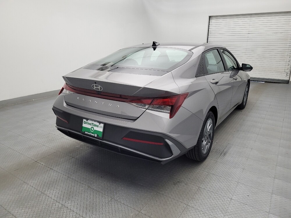 2024 Hyundai Elantra in Greenville, SC 29607 - 18143046 9