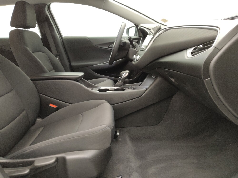 2021 Chevrolet Malibu in Denver, CO 80012 - 18143064 21