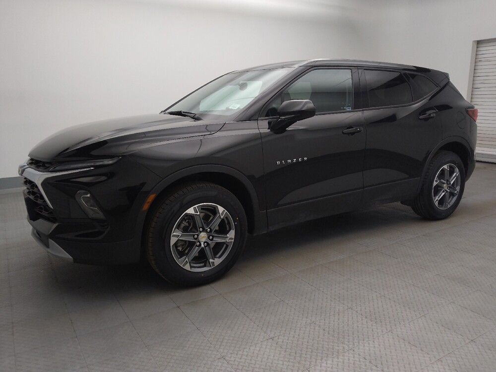 2023 Chevrolet Blazer in Lakewood, CO 80215 - 18143072 2