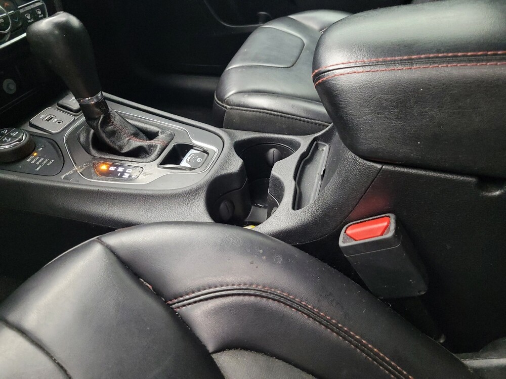 2019 Jeep Cherokee in Memphis, TN 38115 - 18143076 26