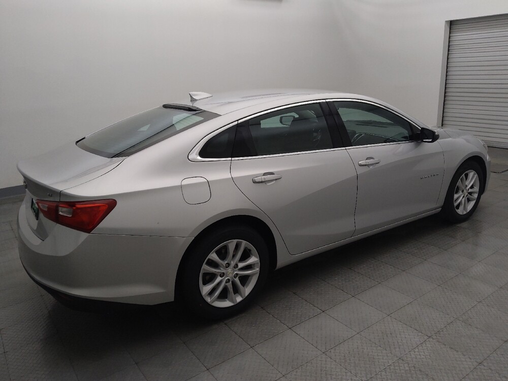 2018 Chevrolet Malibu in Houston, TX 77060 - 18143098 10