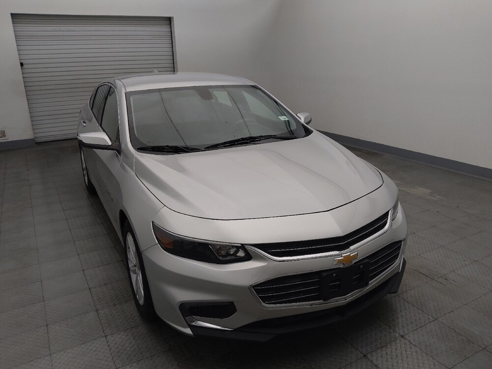 2018 Chevrolet Malibu in Houston, TX 77060 - 18143098 14