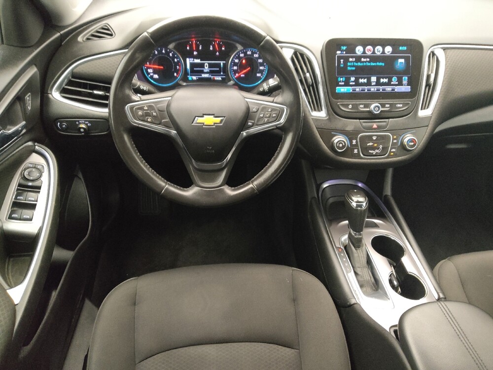 2018 Chevrolet Malibu in Houston, TX 77060 - 18143098 22