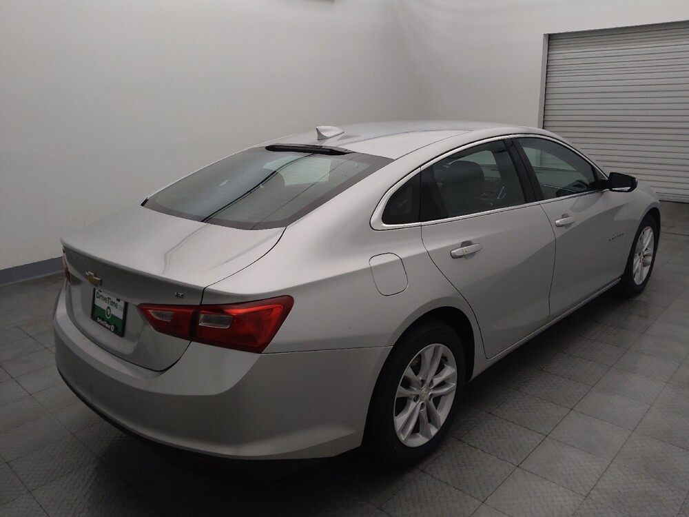 2018 Chevrolet Malibu in Houston, TX 77060 - 18143098 9
