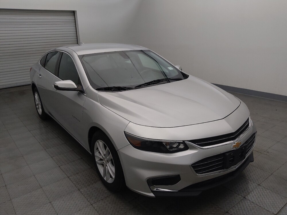 2018 Chevrolet Malibu in Houston, TX 77060 - 18143098 13
