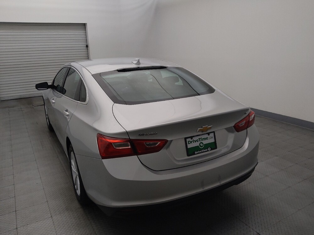 2018 Chevrolet Malibu in Houston, TX 77060 - 18143098 6