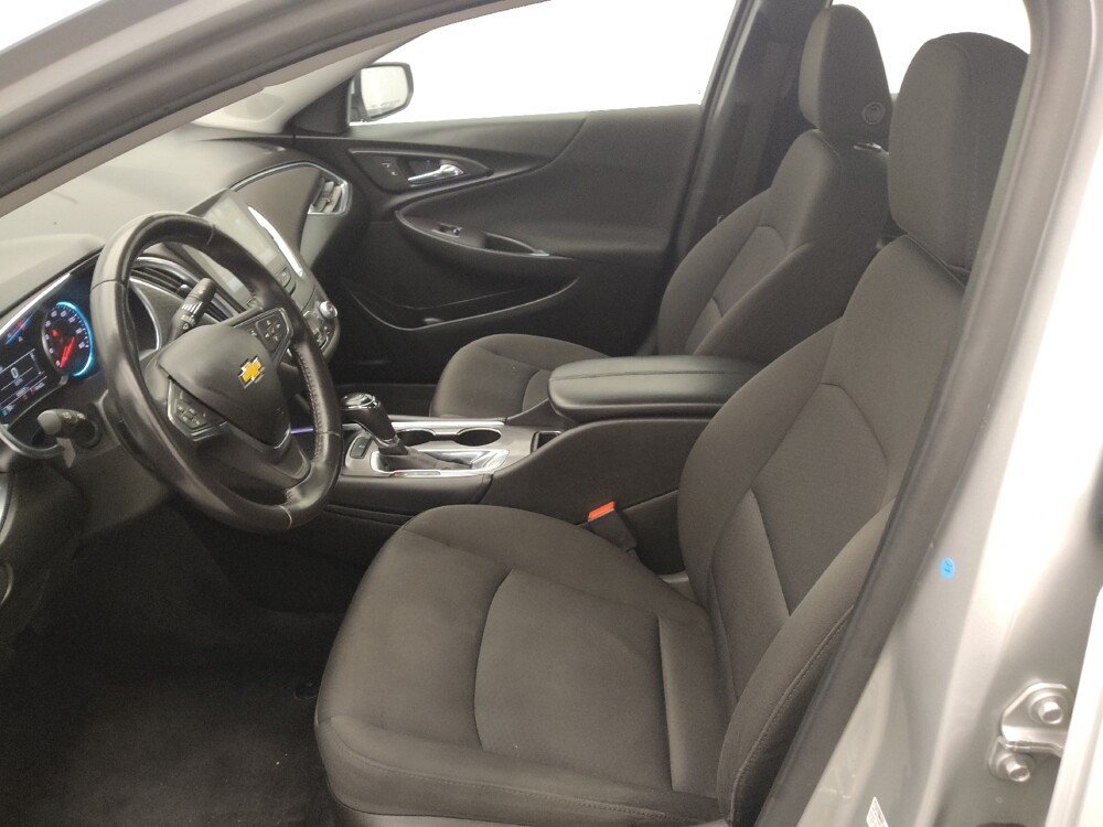 2018 Chevrolet Malibu in Houston, TX 77060 - 18143098 17