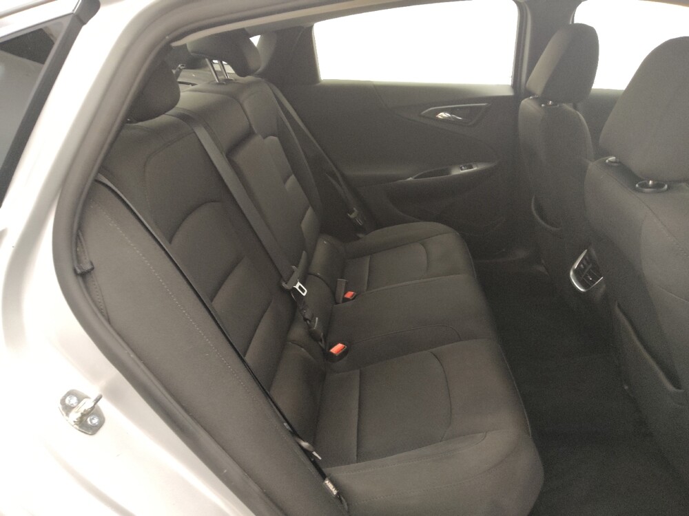 2018 Chevrolet Malibu in Houston, TX 77060 - 18143098 19