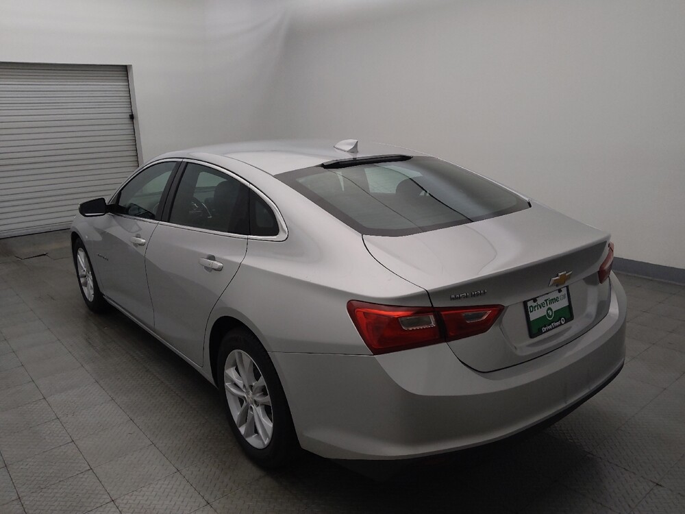 2018 Chevrolet Malibu in Houston, TX 77060 - 18143098 5