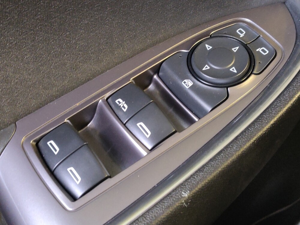 2018 Chevrolet Malibu in Houston, TX 77060 - 18143098 27