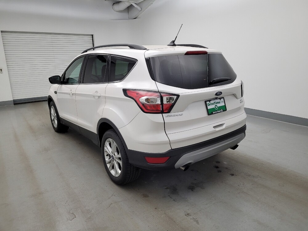 2018 Ford Escape in Cincinnati, OH 45255 - 18143105 5
