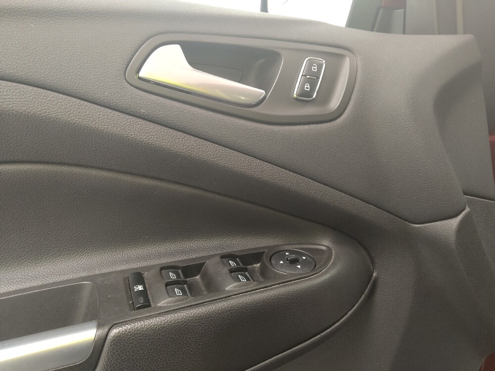2016 Ford Escape in St. Louis, MO 63125 - 18143106 27