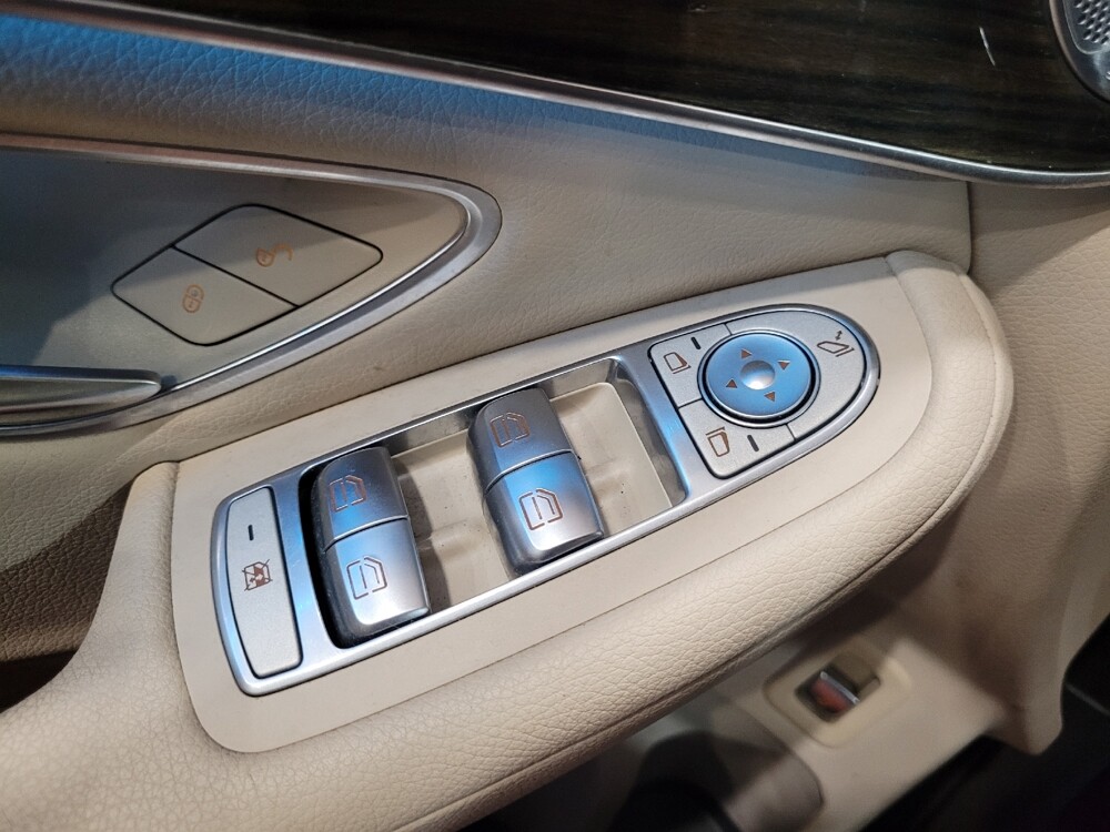 2017 Mercedes-Benz GLC 300 in Williamstown, NJ 8094 - 18143110 27