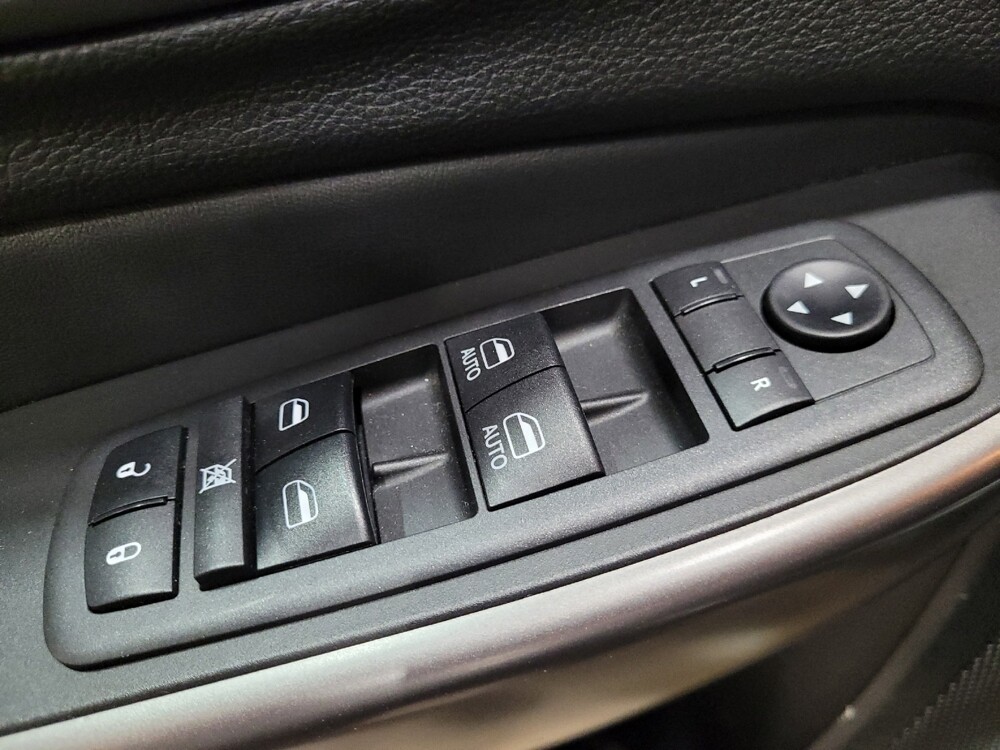 2019 Jeep Cherokee in Temple Hills, MD 20746 - 18143112 27
