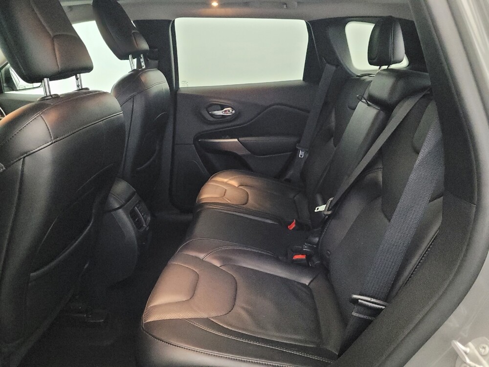 2019 Jeep Cherokee in Temple Hills, MD 20746 - 18143112 18