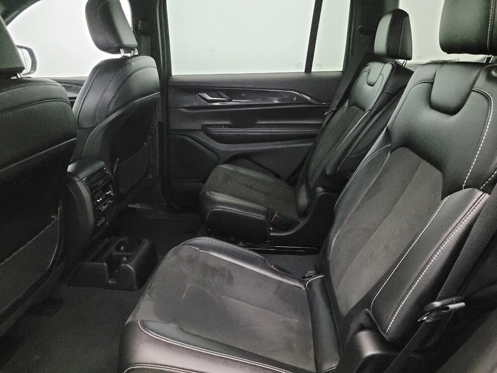 2023 Jeep Grand Cherokee L in Williamstown, NJ 8094 - 18143113 18