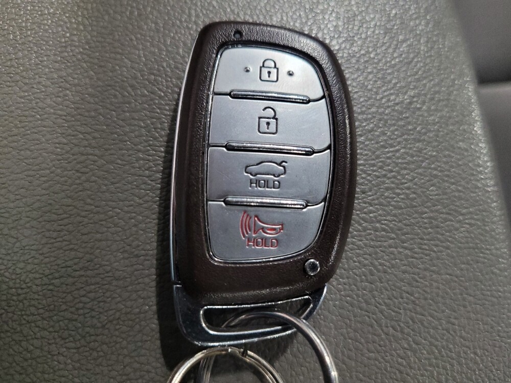 2018 Hyundai Elantra in Chesapeake, VA 23320 - 18143133 32