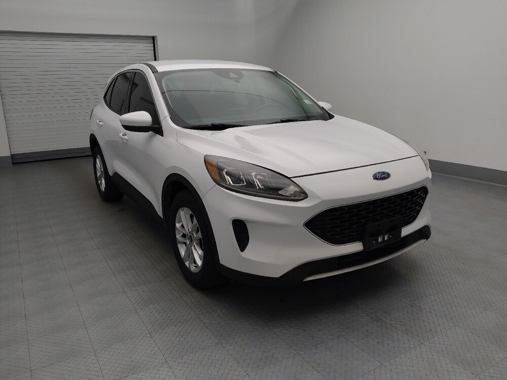 2020 Ford Escape in Gladstone, MO 64118 - 18143136 13
