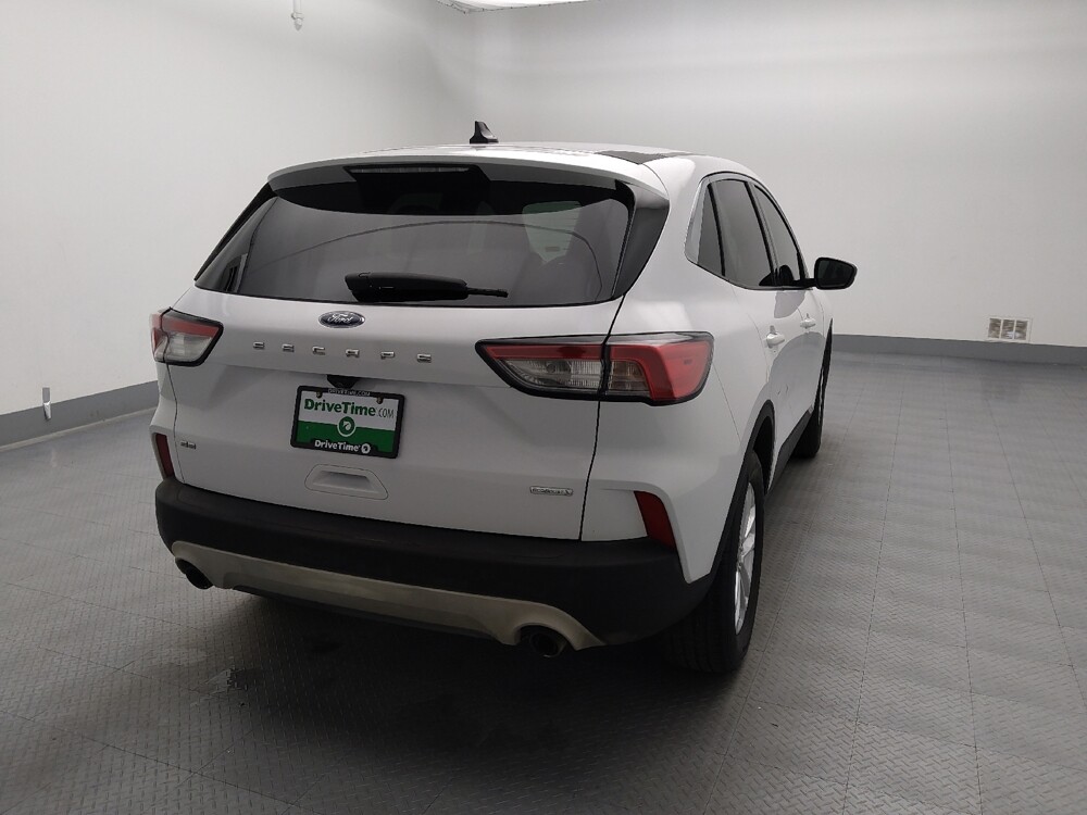 2020 Ford Escape in Gladstone, MO 64118 - 18143136 7