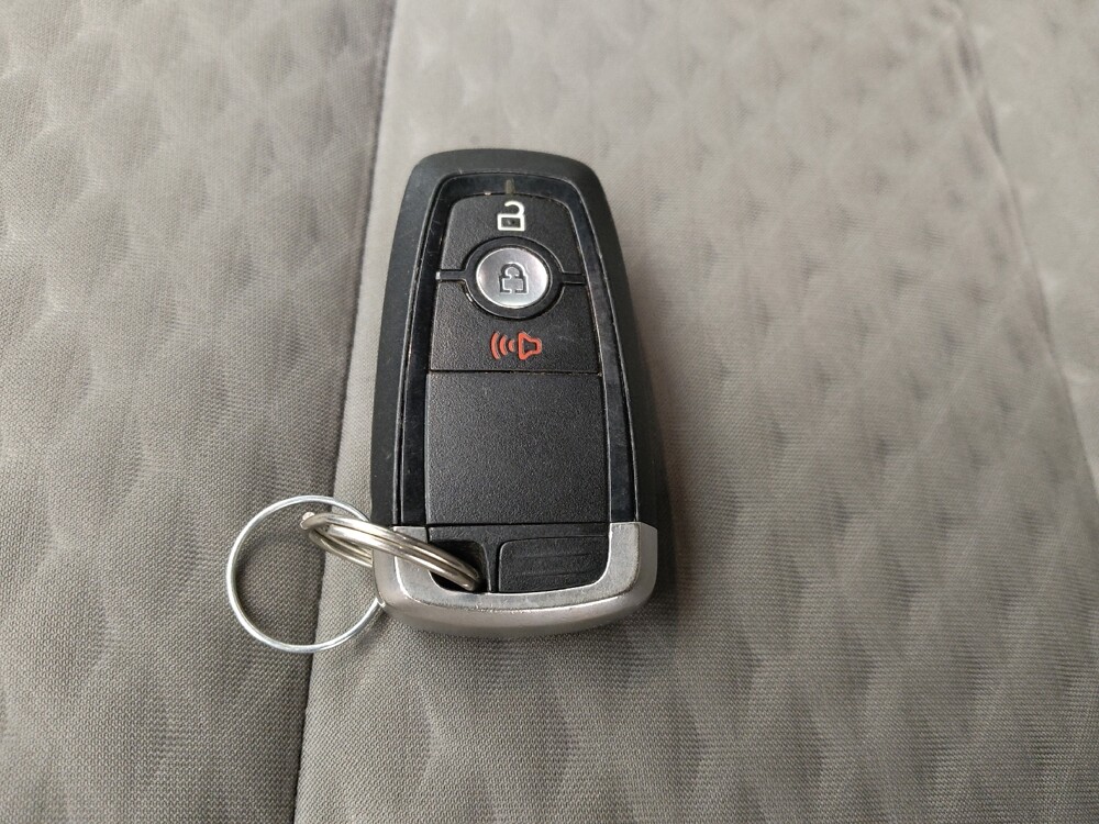 2020 Ford Escape in Gladstone, MO 64118 - 18143136 32