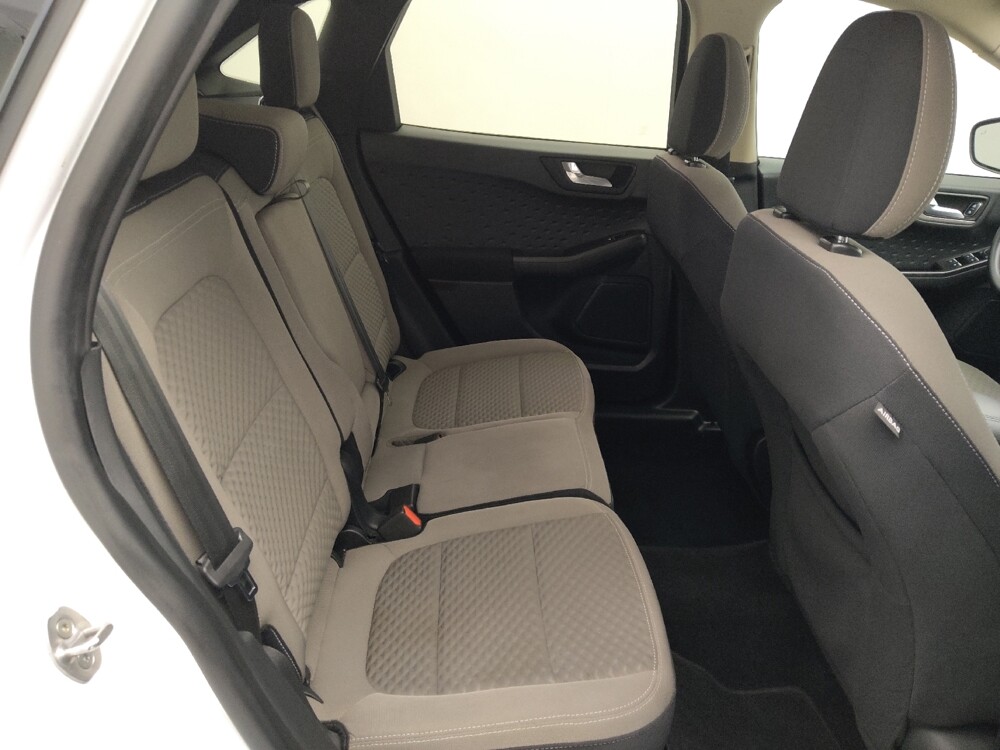 2020 Ford Escape in Gladstone, MO 64118 - 18143136 19