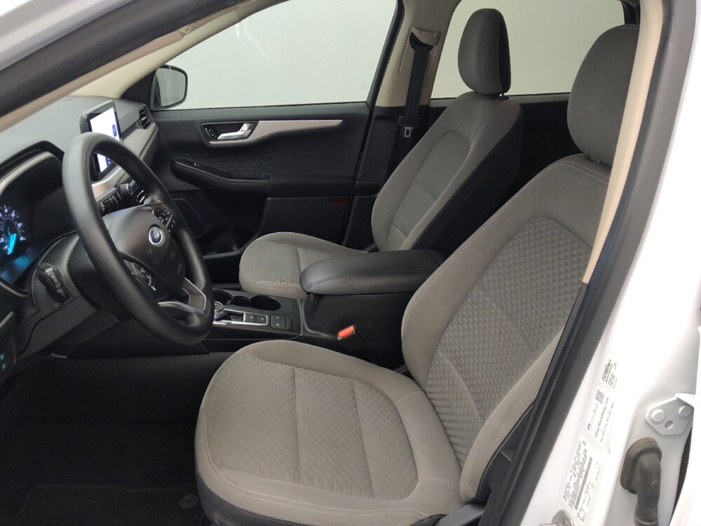 2020 Ford Escape in Gladstone, MO 64118 - 18143136 17